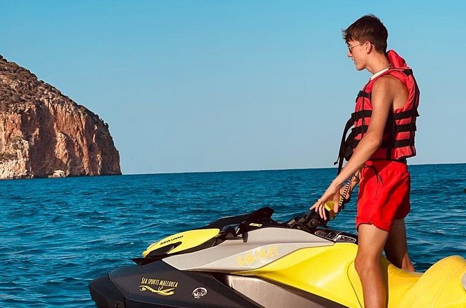 1 Hour Jet Ski Excursion to Cap Vermell from Mallorca - What the instruction is like for a first ride