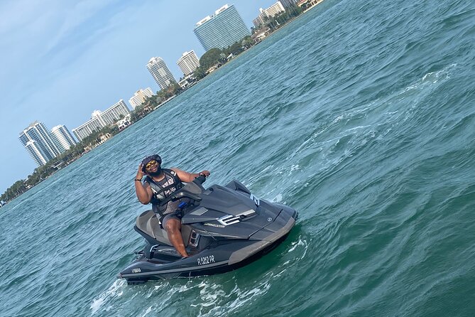 1-Hour Jet ski Ride in Miami, Florida - Training that helps first-time riders