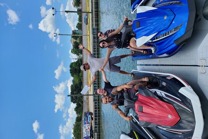 1-hour Single Jet Ski Rental in Seabrook - up to 2 passengers - The one-hour Yamaha Waverunner ride