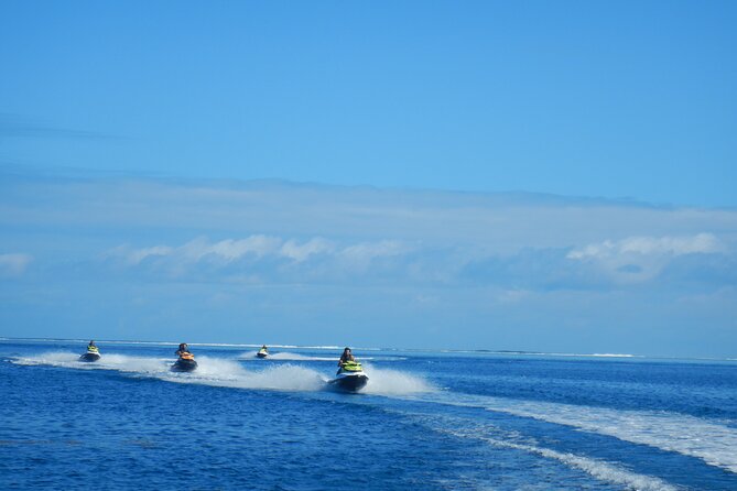 2 hours discovery tour of Moorea by Jet Ski - Riding the lagoon beside Moorea’s mountains
