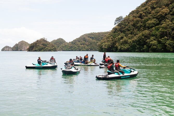 2 Hours Jet Ski Tour Rookie Package - Twenty minutes on Beras Basah Island