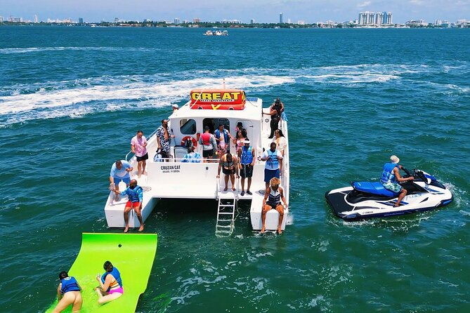 3 Hour Party Boat Jet ski Banana Tube and open bar in Miami - What this Miami boat trip is really like