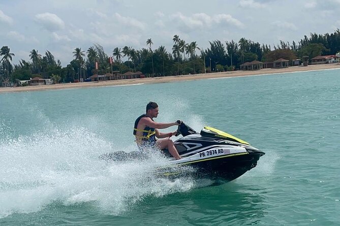 30 Minute Jet Ski Ride along Isla Verde Beach - The good and less good parts of the service