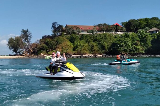 4 Hours Jet Ski Experience Hopping To 9 Islands in Phuket - Driving your own jet ski, not riding behind someone else