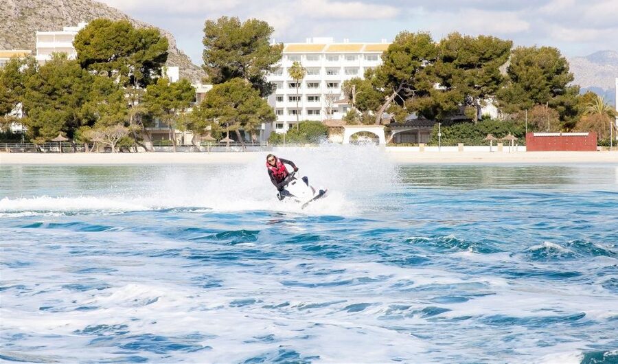 Alcudia: 30-Minute Jet Ski Adventure for Beginners & Photos - The safety briefing makes this suitable for beginners
