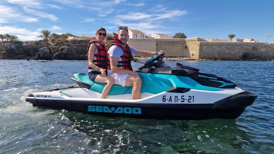 Alicante: Jetski Excursión to Tabarca Island with snacks - Clear water and the Tabarca nature reserve