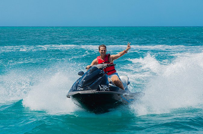 Aruba Single Jetski Waverunner near Eagle Beach - Who will enjoy this most?