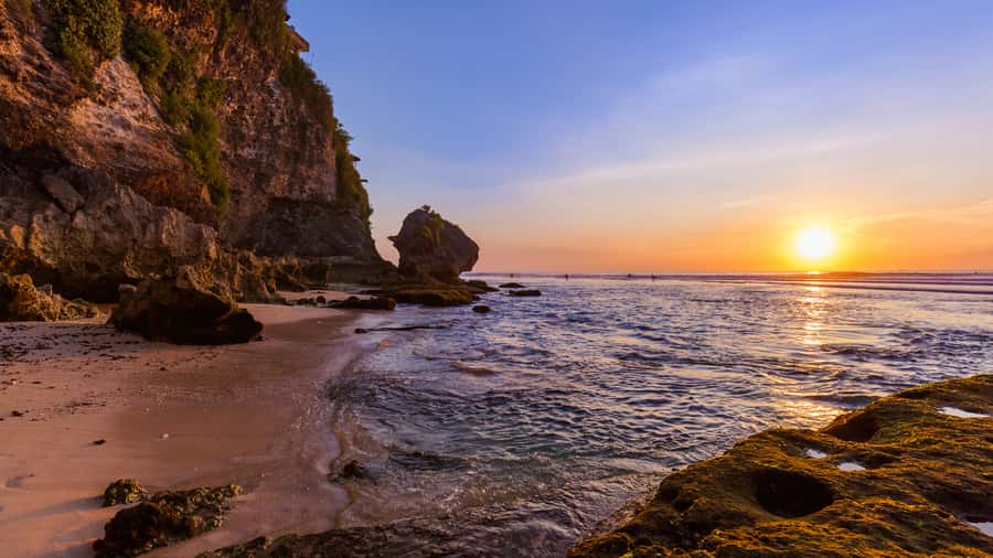 Bali: Parasailing, Jet Ski & Uluwatu Tour with Kecak Dance - Is $23 good value?