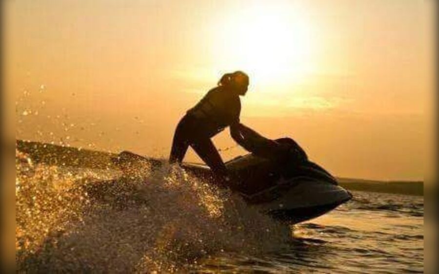 Benidorm: Jet Ski Tour with Instructor - Getting started at Playa de Levante
