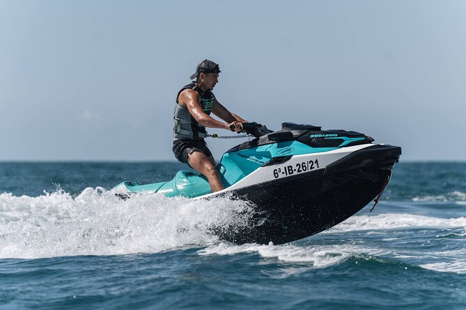 Best jet ski rental without a license in Fuengirola - Why the monitor matters
