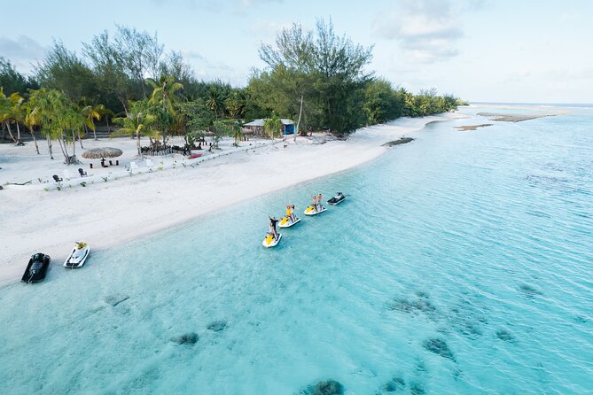 Bora Bora Moana Jet Ski - Riding across the turquoise lagoon