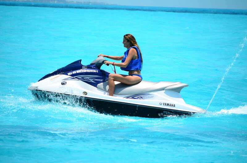 Cancun: Waverunner in Nichupte Lagoon - Getting ready at Nichupte Lagoon