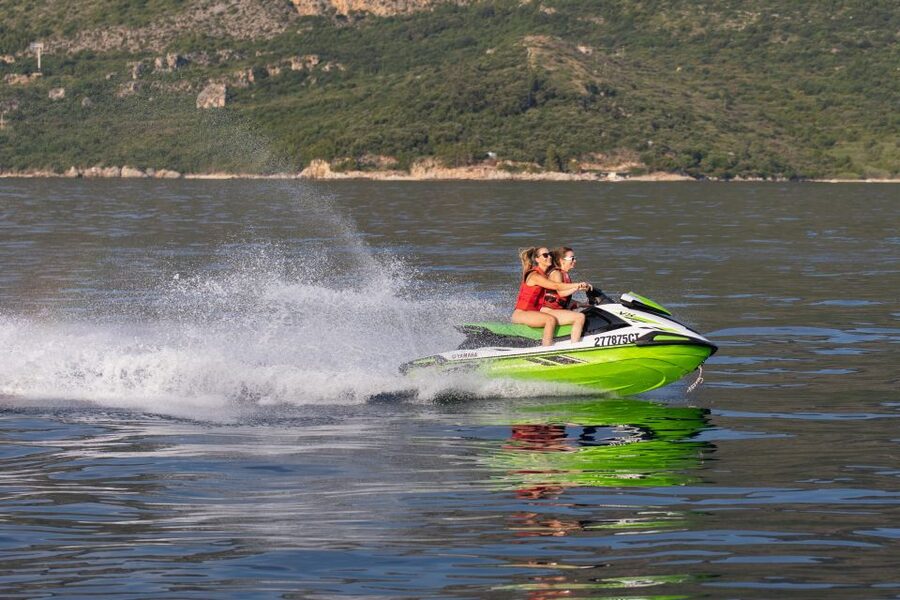 Cavtat: Jet ski rental - A closer look at the Yamaha two-seater