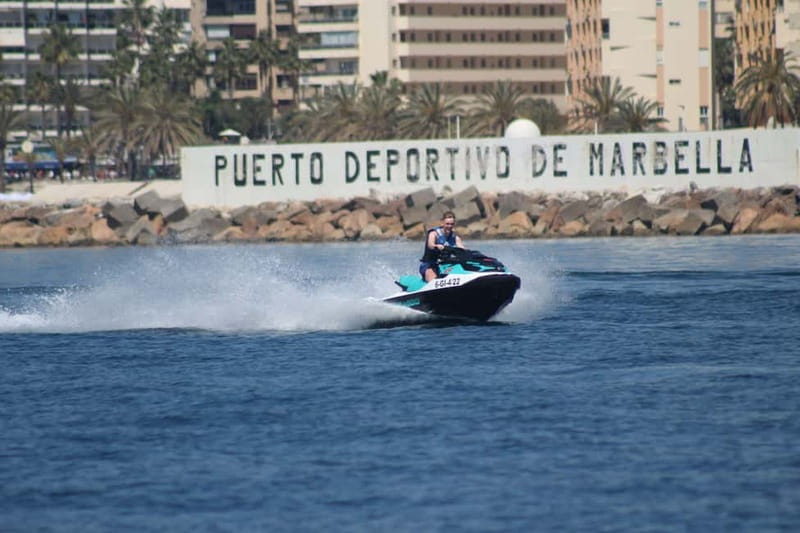 Closed circuit on Jetski - Learning to handle the jet ski