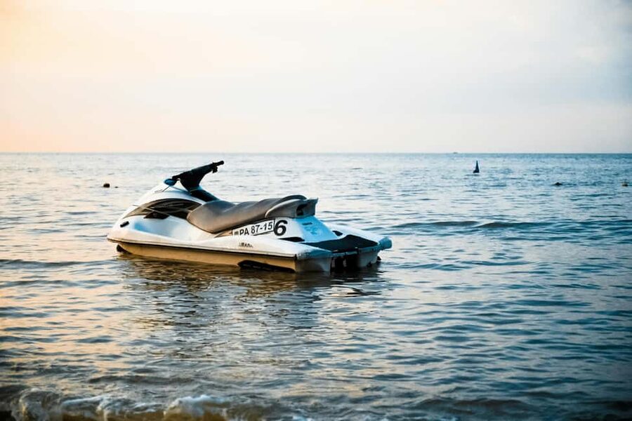 Doha: Self Ride Jet Ski Experience with pickup and drop off - Safety instruction before you ride