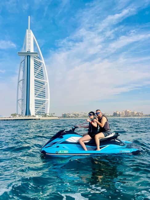 Dubai: 30-Minute Jetski Tour - What the guides add to the experience