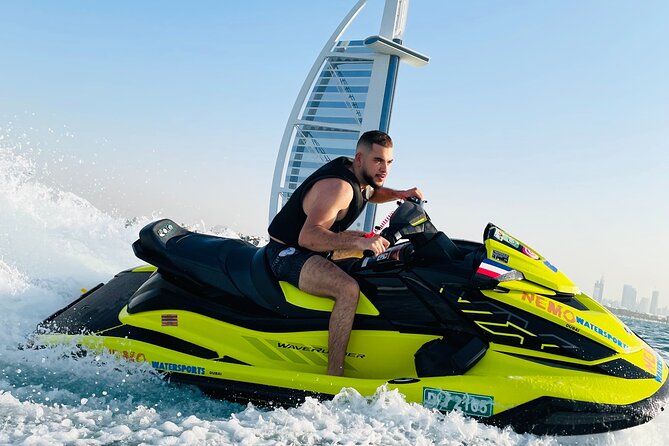 Dubai: 30min Jet Ski: Burj Al Arab w Pics, Videos, free Ice Cream - The first minutes: learning the jet ski and leaving the marina