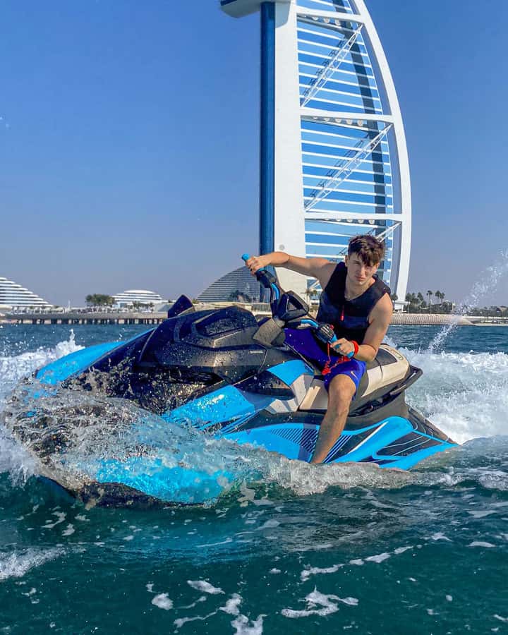 Dubai: Burj Al Arab Jetski Tour - Why the Burj Al Arab works so well from a jet ski