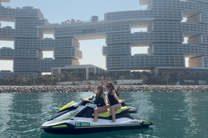 Dubai Jet ski 60 minute Guided Sightseeing Tour - A guided ride with a personal touch