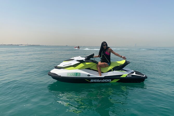 Dubai Jet ski 60 minute Guided Sightseeing Tour - What the $175 price really buys