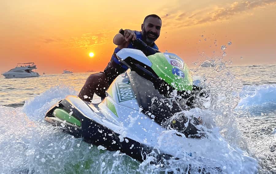 Dubai: Jet Ski Tour to Burj Al Arab and Atlantis - The ride to Burj Al Arab