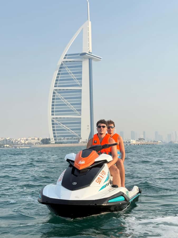 Dubai jet ski: visit the Burj al Arab and Atlantis with photos and videos - Who will enjoy this Dubai water activity?