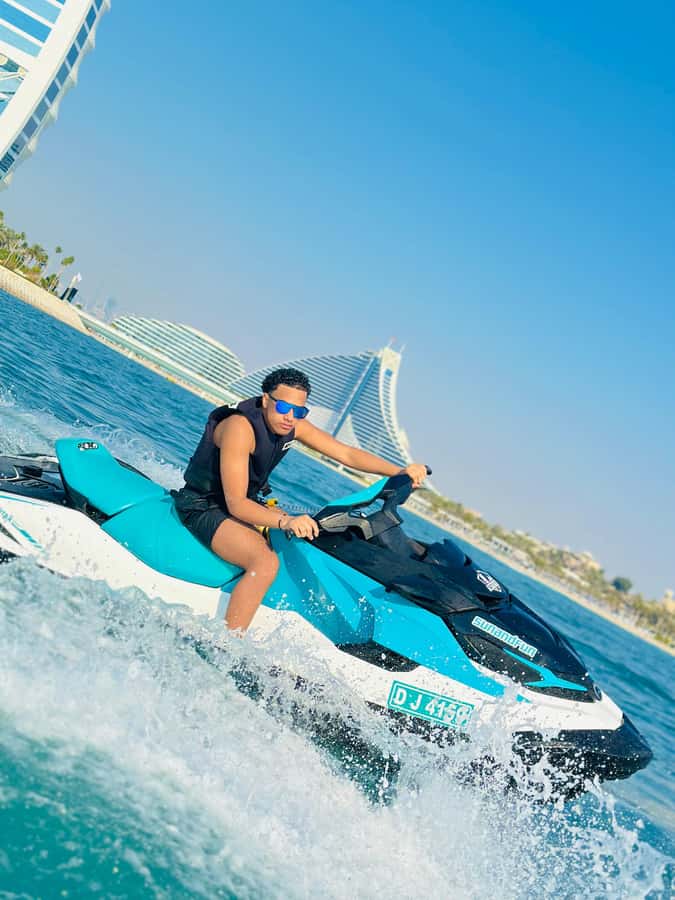 Dubai jet ski: visit the Burj al Arab and Atlantis with photos and videos - Jet skis, safety, and the pace of the ride