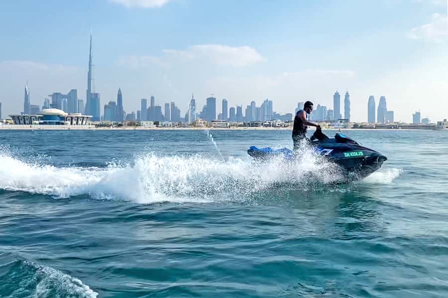 Dubai: Jetski Ride up to 2 People with Photos & Refreshments - The people make the ride easier