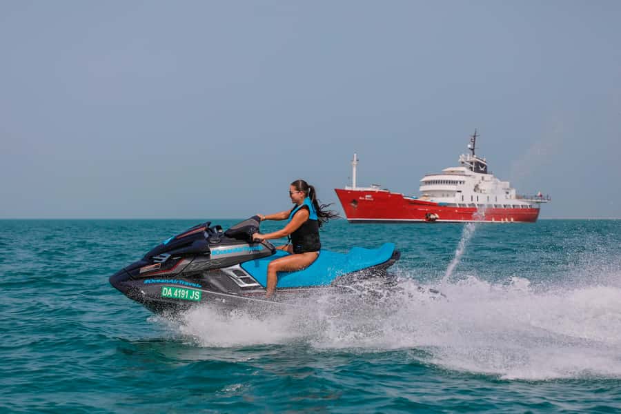 Dubai: Jetski Ride up to 2 People with Photos & Refreshments - Photos, videos, water, and the small comforts
