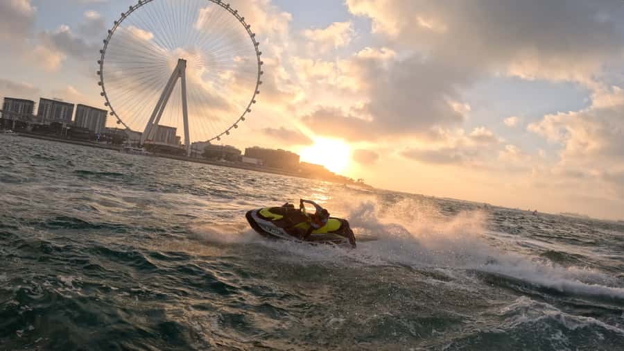 Dubai: Sunrise Jetski Tour with Guide and Photos - Why a sunrise jetski ride works well in Dubai