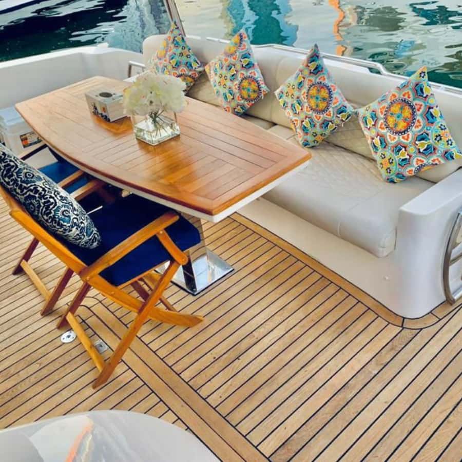 Dubai:Yacht Sightseeing with 30mins Jet-ski on Ain Dubai - Who will enjoy this yacht trip most