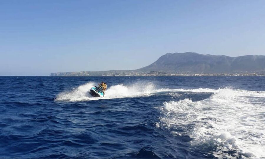 From Dénia/Jávea: Cala Blanca Boat Trip with Jet Ski & Lunch - A relaxed crew makes a real difference
