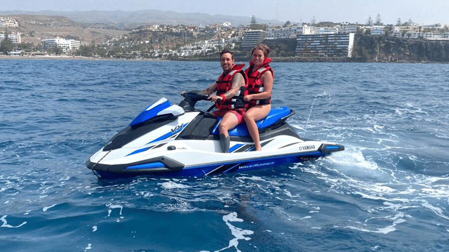 From Playa del Inglés: Guided Jet Ski Tour & Hotel Transfers - What the coastal scenery adds