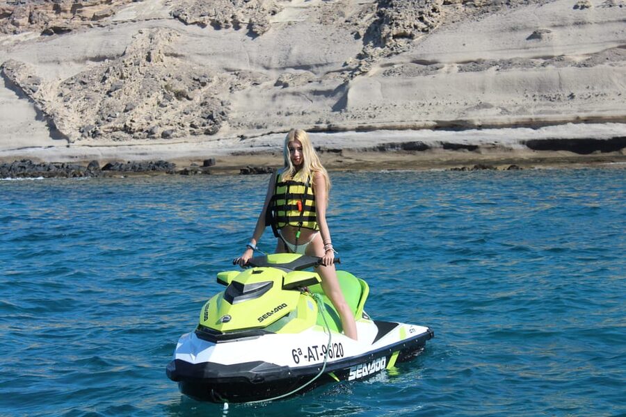 From Puerto Colon : 1 hour adrenaline JetSki tour - What the 4.3 score tells me