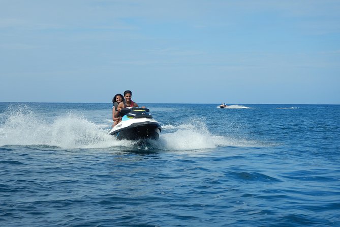Jet-Ski Découverte 1H00 Jet Ski excursion to Moorea (Single or two-seater) - Starting at the Moorea Activities Center in Opunohu