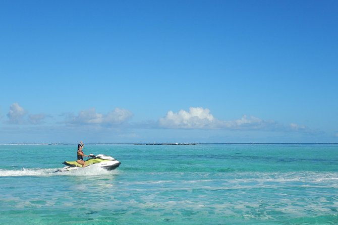 Jet-ski excursion 3 hrs Jet ski excursion to Moorea (single or two-seater) - Motu Tiahura and the coral garden stop
