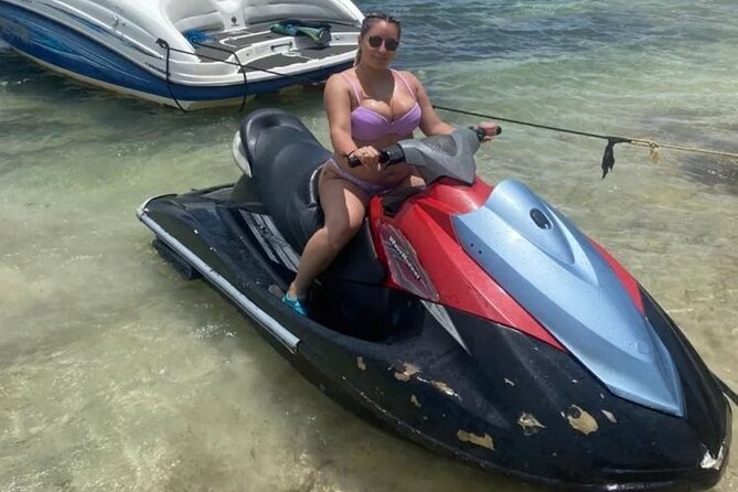 Jet Ski/ Parasailig Water Activity in Montego Bay Jamaica. - Safety briefing before the engines start