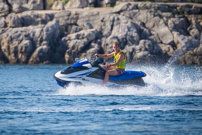 Jet Ski Rent 1h - Getting ready at Masarykov put 12