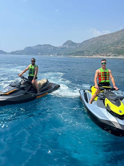 Jet ski Rent in Taormina and Letojanni. Partner White Lotus - Facilities beyond the jet ski