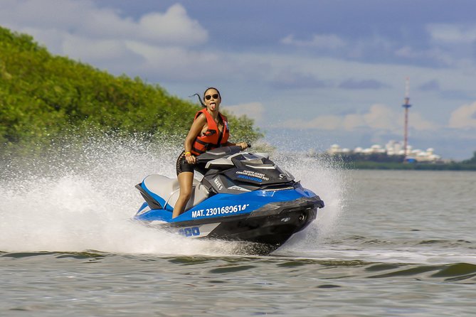 Jet Ski Rentals in Cancun: 60-Minute Option (Shared Jetski) - Training, life jackets, and the age rules