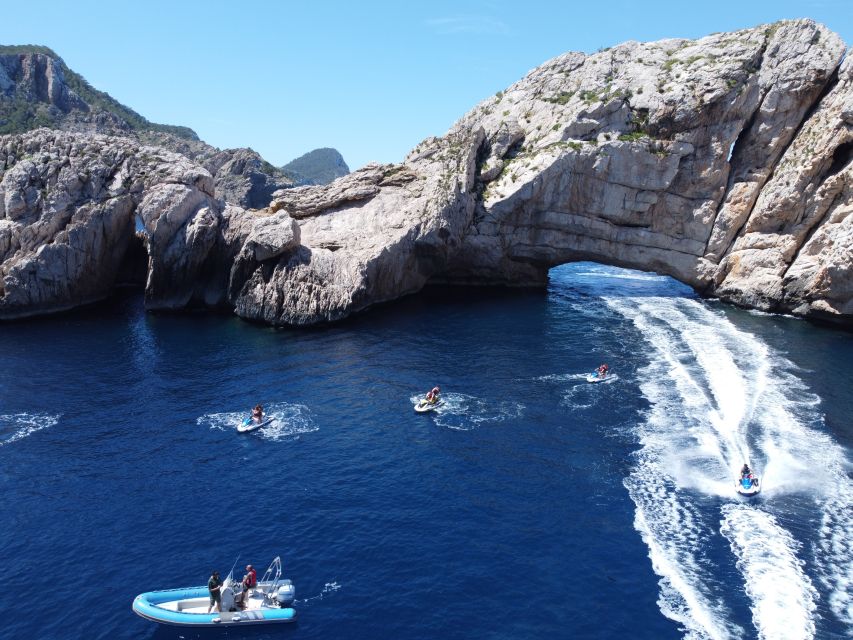 Jet Ski to Margaritas Islands from San Antonio - No License - The three-minute safety briefing