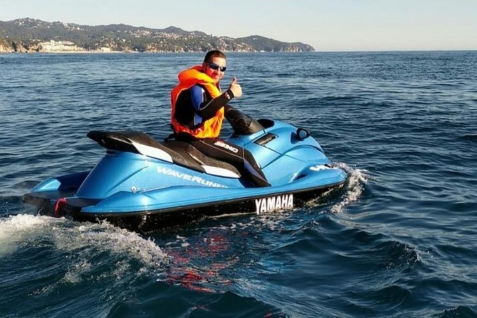 Jet ski tour in Lloret, Blanes and Tossa - Starting at Club Nàutic Cala Canyelles