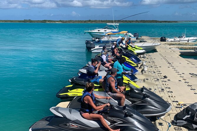 Jet Skiing around La famille ship and smaller pristine cays - How the jet ski ride feels in real conditions