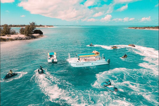 Jet Skiing around La famille ship and smaller pristine cays - Guides can make or break the two hours