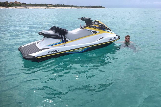 JetSki and Beach - The Flag Pole and Statue lookout