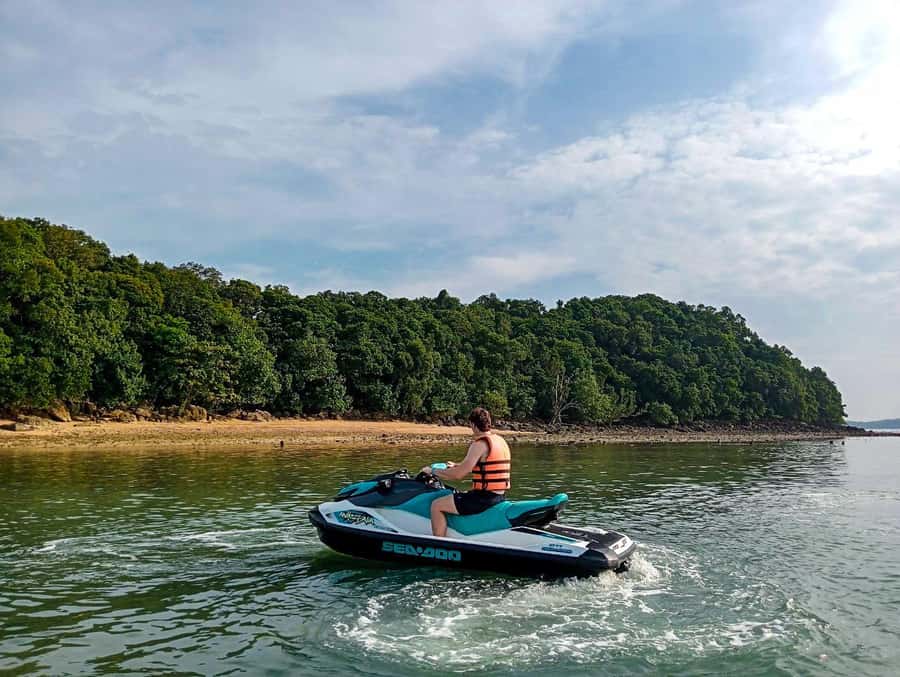 Jetski Halfday - The mangrove forest brings a slower stretch
