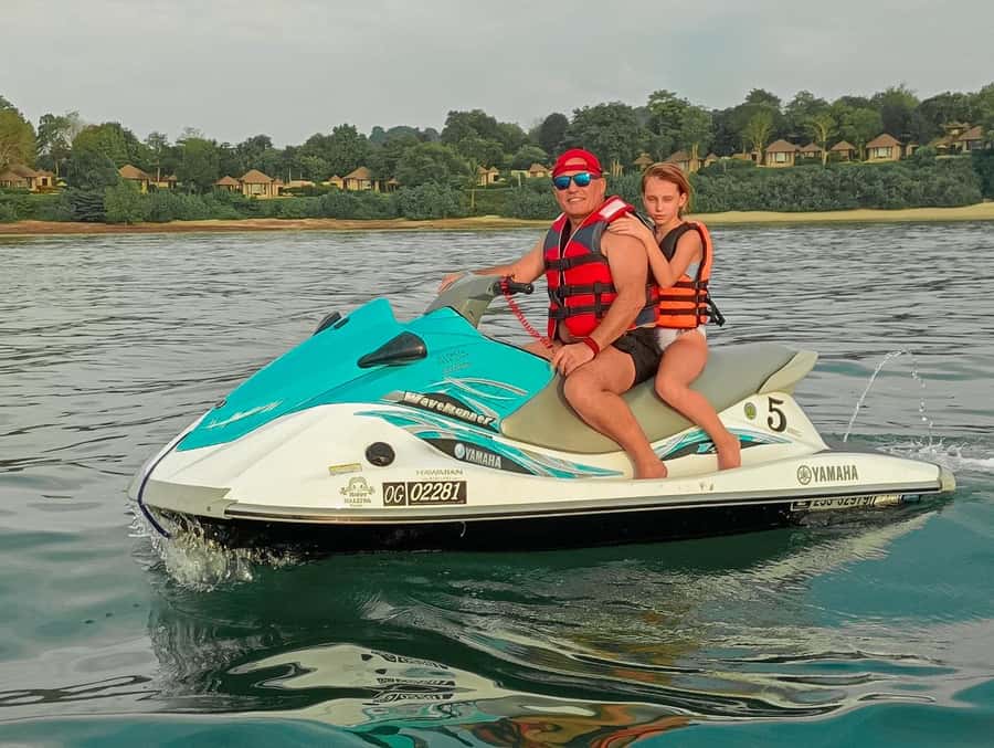 Jetski Halfday - Lunch is simple, useful, and not the whole meal