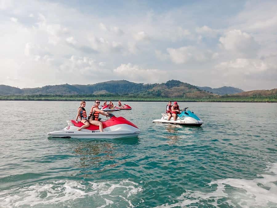 Jetski Halfday - Naka Yai Island adds another water break