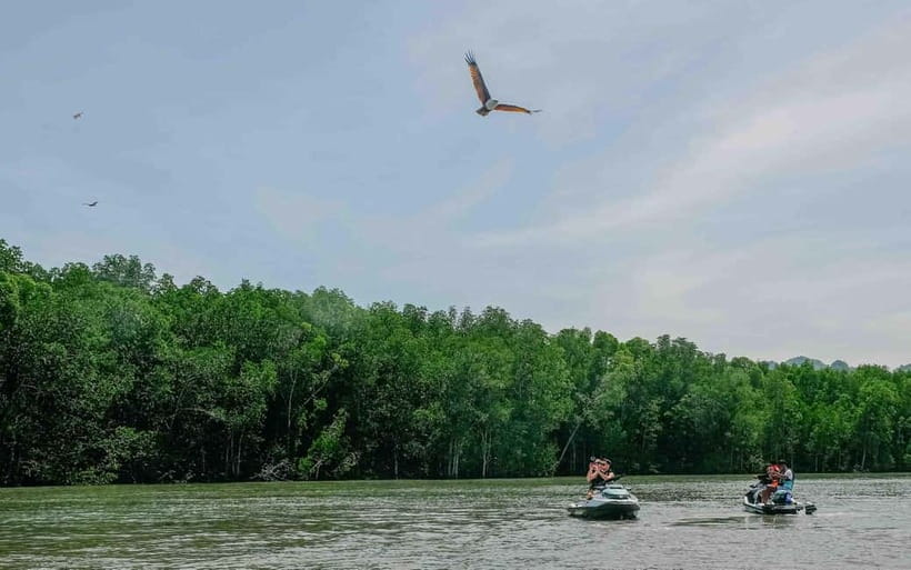 Langkawi: Jet Ski Tour UNESCO Kilim Geopark Free Video - Starting beside the sea in Langkawi