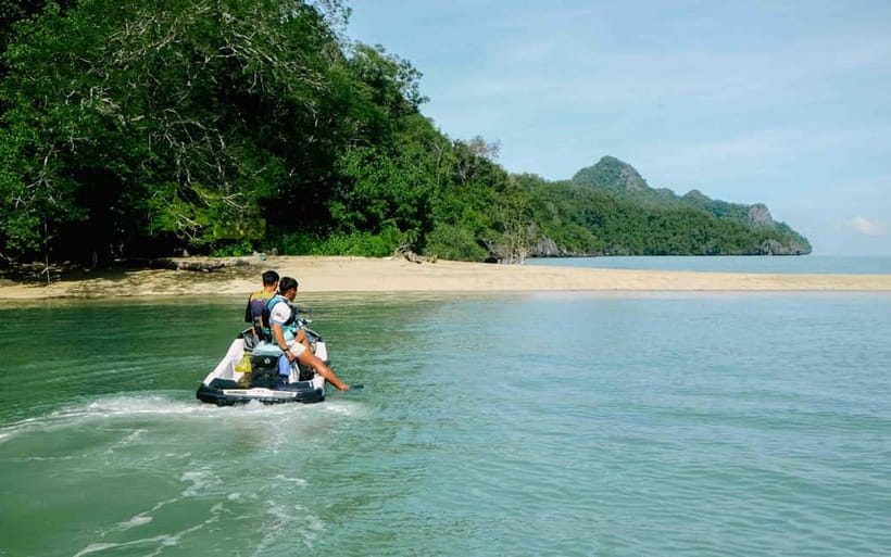 Langkawi: Jet Ski Tour UNESCO Kilim Geopark Free Video - Talam Dua Muka Island and the two-faced beach